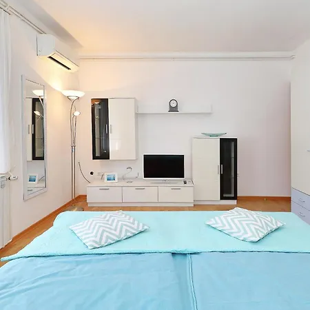 One Bedroom With Bbq Daire